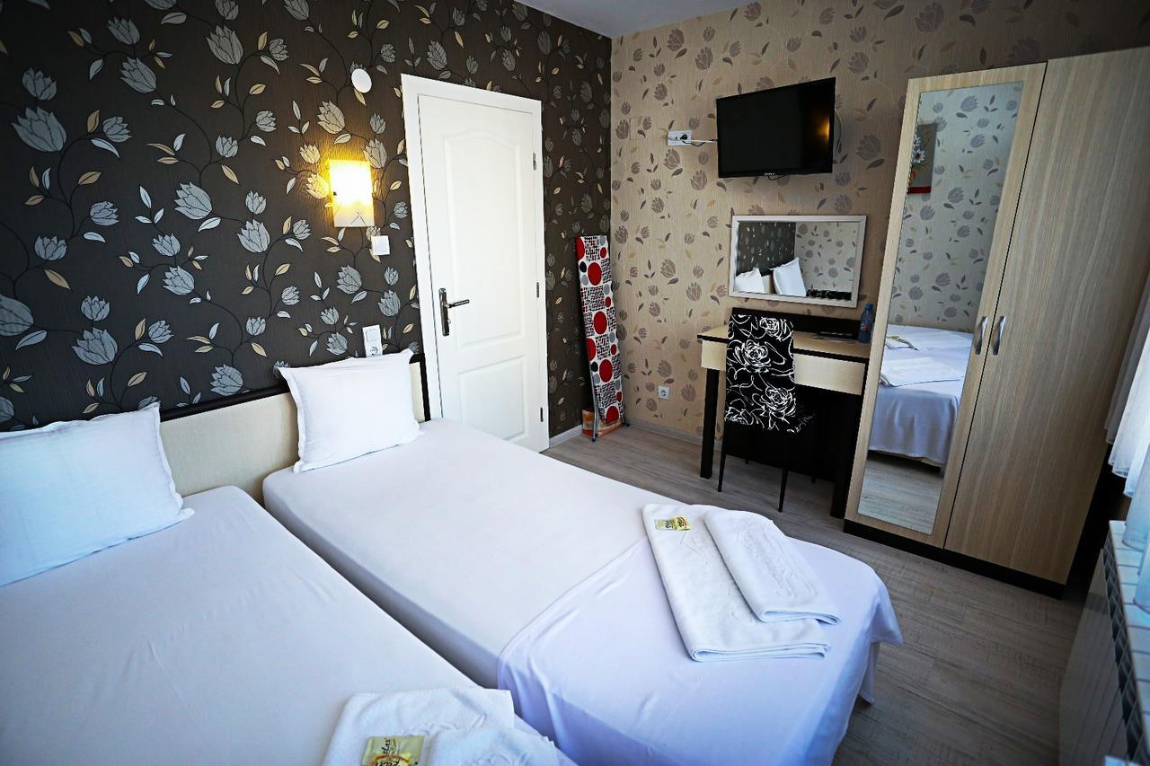 Apart Hotel Central Momchilgrad Exterior foto